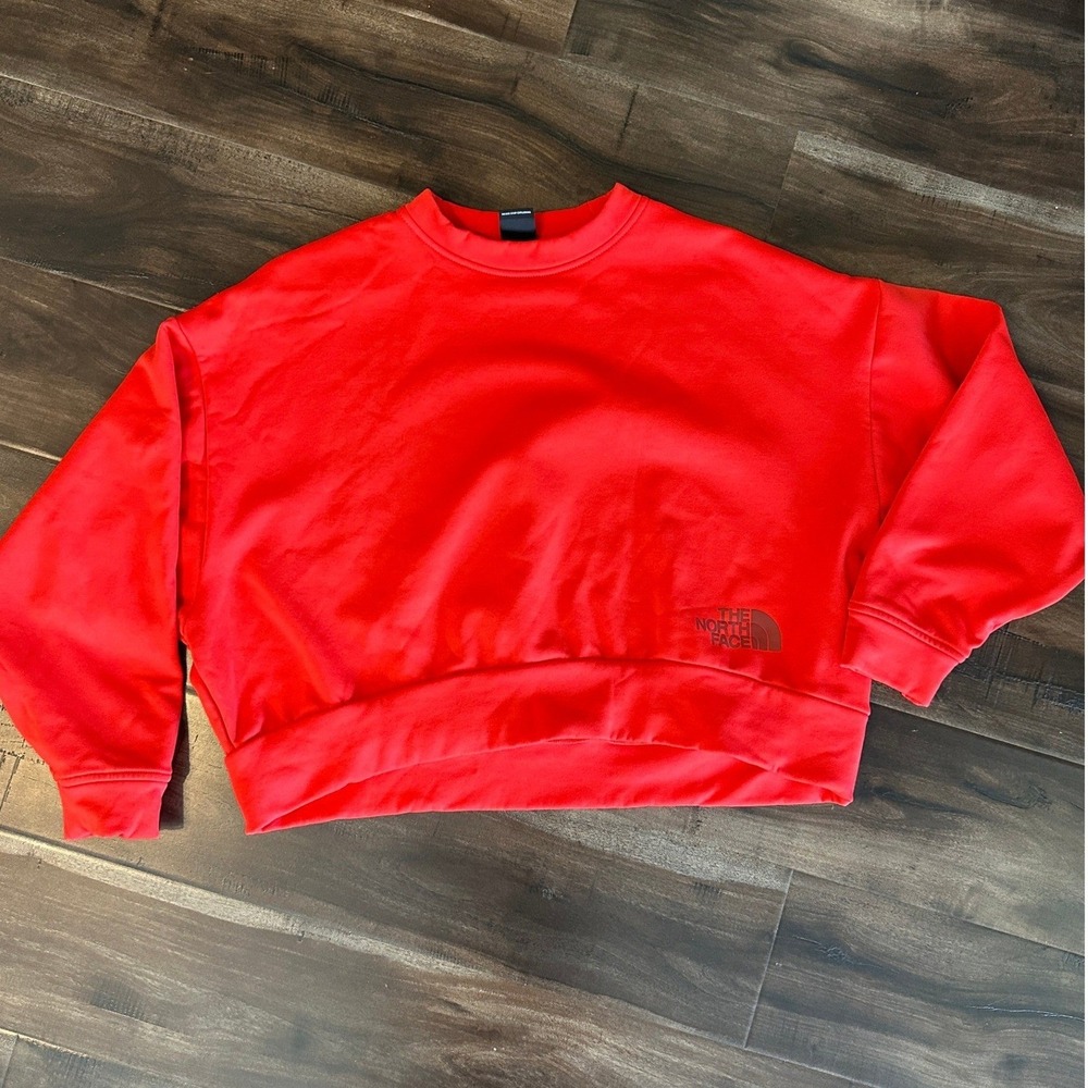 The North Face Womens Red Cropped Crewneck Sweatshirt Size L Relaxed Fit Logo